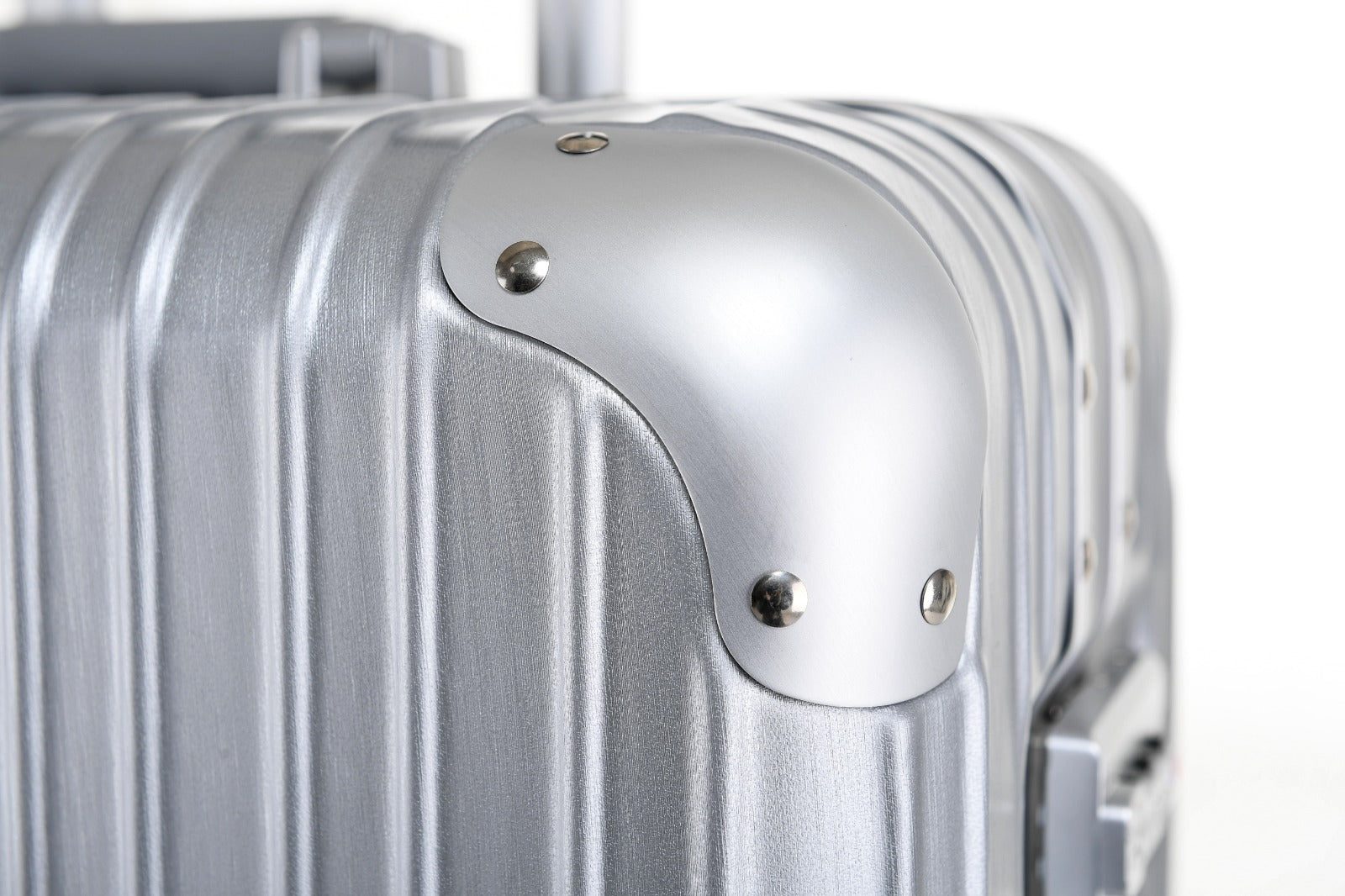 Hard Shell Suitcase | Silver Travel Bag | VOYLO SUITCASES